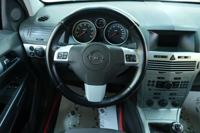 Opel Astra H Рестайлинг с пробегом 2010 года, цена 699 000 рублей, 2010 км, универсал, Автокод Объявления