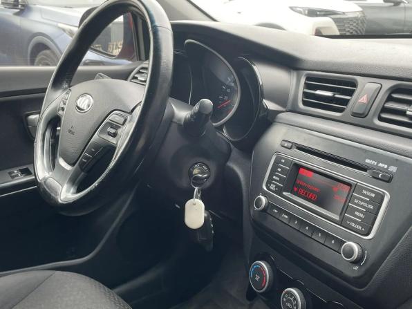Kia Rio III Рестайлинг с пробегом 2015 года, цена 1 050 000 рублей, 146300 км, седан, Автокод Объявления