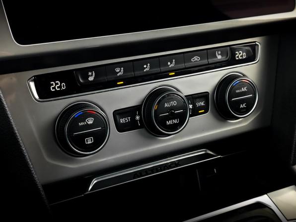 Volkswagen Passat B8 с пробегом 2018 года, цена 2 170 000 рублей, 188851 км, универсал, Автокод Объявления