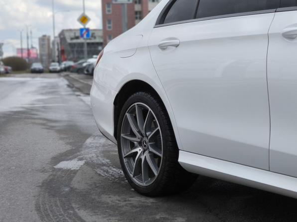 Mercedes-Benz E-Класс V (W213 S213 C238) Рестайлинг с пробегом 2021 года, цена 4 800 000 рублей, 73204 км, седан, Автокод Объявления