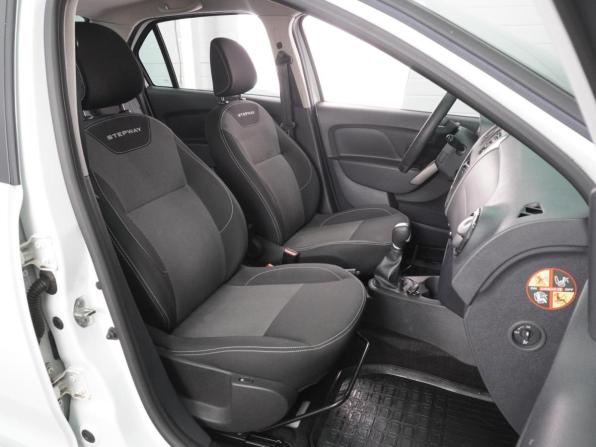 Renault Logan II Рестайлинг с пробегом 2022 года, цена 1 299 000 рублей, 49709 км, седан, Автокод Объявления