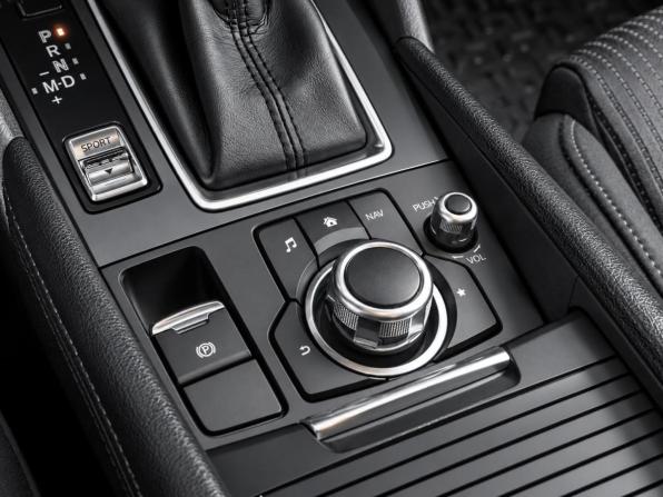 Mazda 6 III (GJ) Рестайлинг с пробегом 2016 года, цена 1 615 000 рублей, 132208 км, седан, Автокод Объявления