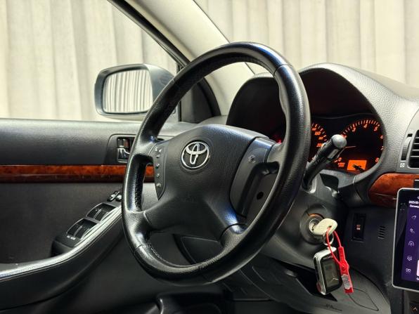 Toyota Avensis II с пробегом 2005 года, цена 589 000 рублей, 304195 км, седан, Автокод Объявления