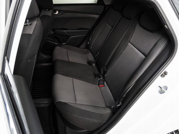 Hyundai Solaris II с пробегом 2018 года, цена 1 220 000 рублей, 195234 км, седан, Автокод Объявления
