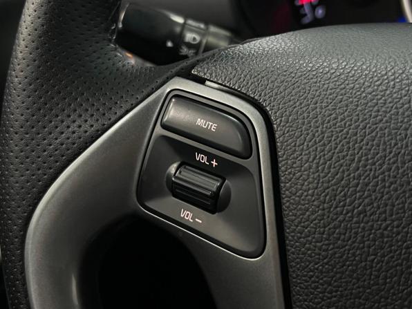 Kia Rio III Рестайлинг с пробегом 2015 года, цена 945 000 рублей, 65467 км, хэтчбек, Автокод Объявления