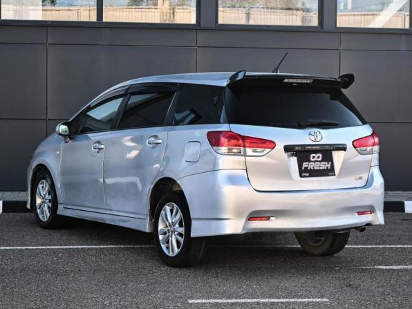 Toyota Wish II с пробегом 2010 года, цена 989 000 рублей, 242263 км, минивэн, Автокод Объявления