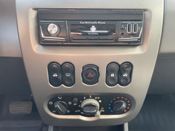 Renault Sandero I с пробегом 2011 года, цена 569 000 рублей, 183962 км, хэтчбек, Автокод Объявления