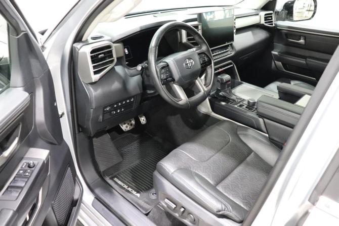 Toyota Sequoia III с пробегом 2023 года, цена 9 150 000 рублей, 60289 км, внедорожник, Автокод Объявления