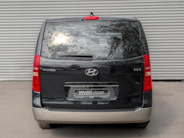 Hyundai H-1 II Рестайлинг 2 с пробегом 2021 года, цена 3 700 000 рублей, 73071 км, минивэн, Автокод Объявления