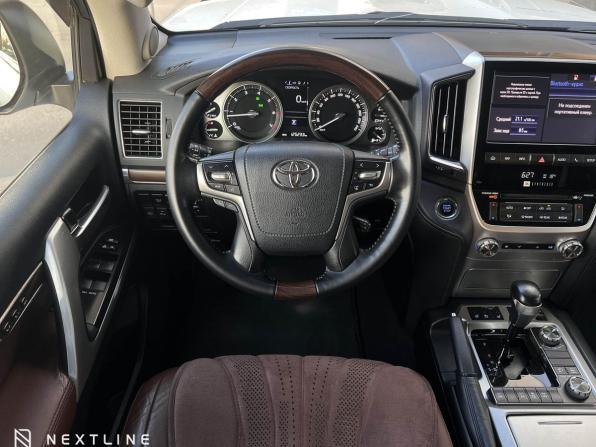 Toyota Land Cruiser 200 Series Рестайлинг 2 с пробегом 2020 года, цена 8 690 000 рублей, 123000 км, внедорожник, Автокод Объявления