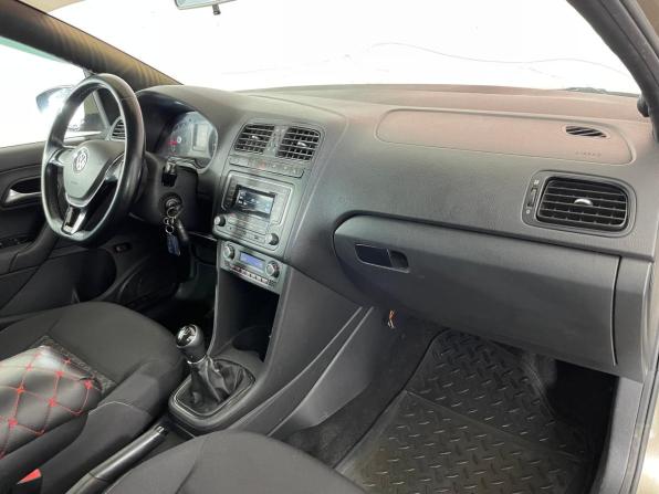 Volkswagen Polo V Рестайлинг с пробегом 2016 года, цена 890 000 рублей, 137897 км, седан, Автокод Объявления