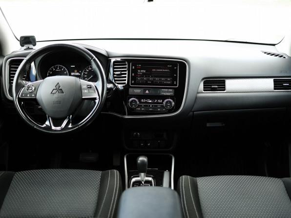 Mitsubishi Outlander III Рестайлинг 3 с пробегом 2018 года, цена 2 370 000 рублей, 80200 км, внедорожник, Автокод Объявления