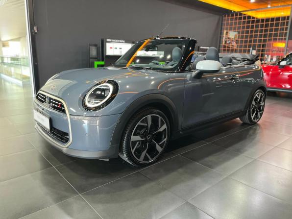 Mini Cabrio IV с пробегом 2025 года, цена 6 790 000 рублей, 756 км, кабриолет, Автокод Объявления