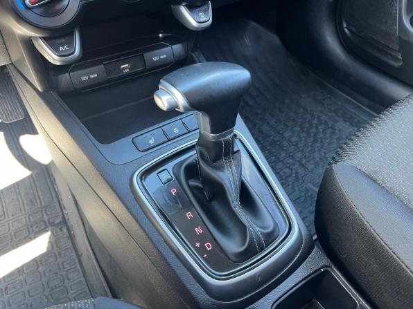 Kia Rio IV Рестайлинг с пробегом 2021 года, цена 1 850 000 рублей, 53000 км, седан, Автокод Объявления