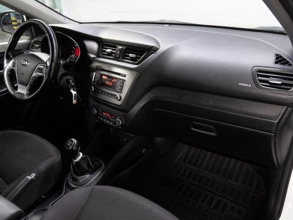 Kia Rio III Рестайлинг с пробегом 2016 года, цена 899 000 рублей, 170471 км, седан, Автокод Объявления