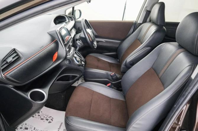 Toyota Sienta II Рестайлинг с пробегом 2020 года, цена 1 599 000 рублей, 54260 км, компактвэн, Автокод Объявления