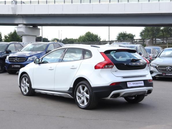 Volvo V40 II с пробегом 2014 года, цена 1 100 000 рублей, 193060 км, хэтчбек, Автокод Объявления