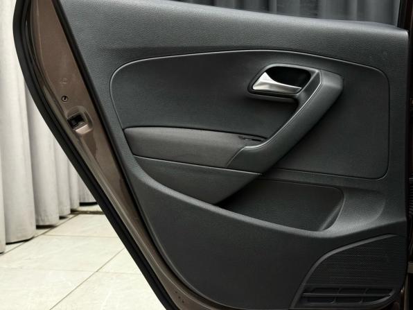 Volkswagen Polo V с пробегом 2011 года, цена 699 000 рублей, 227550 км, хэтчбек, Автокод Объявления