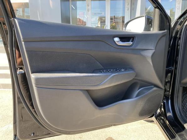 Hyundai Solaris II с пробегом 2018 года, цена 1 095 000 рублей, 107987 км, седан, Автокод Объявления