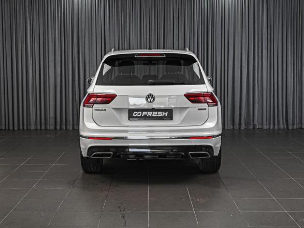 Volkswagen Tiguan II с пробегом 2018 года, цена 2 548 000 рублей, 107537 км, внедорожник, Автокод Объявления