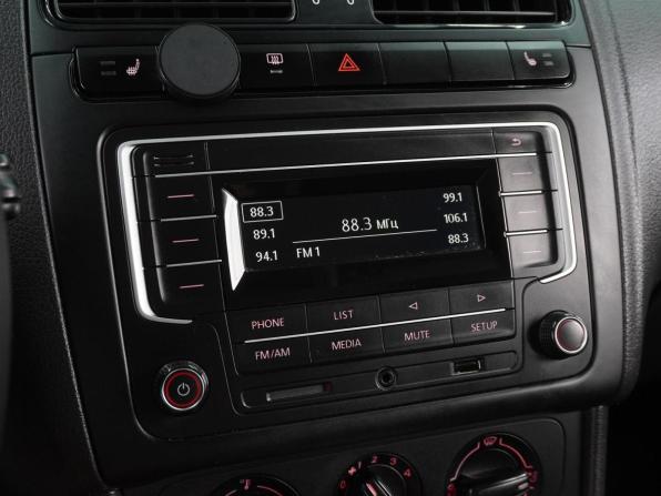Volkswagen Polo V Рестайлинг с пробегом 2017 года, цена 1 085 000 рублей, 155944 км, седан, Автокод Объявления