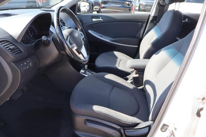 Hyundai Solaris I с пробегом 2014 года, цена 829 000 рублей, 122000 км, хэтчбек, Автокод Объявления