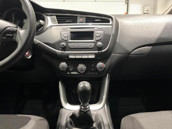 Kia Ceed II Рестайлинг с пробегом 2015 года, цена 799 241 рубль, 188720 км, хэтчбек, Автокод Объявления