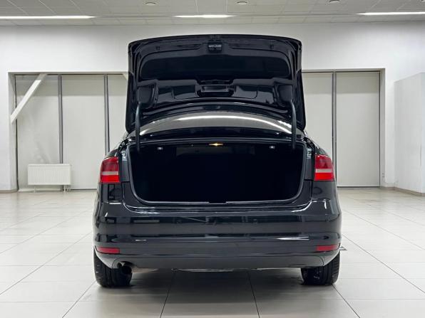 Volkswagen Jetta VI Рестайлинг с пробегом 2015 года, цена 1 025 000 рублей, 202643 км, седан, Автокод Объявления