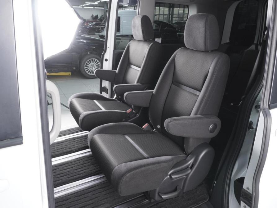 Honda Stepwgn V Рестайлинг Ростов-на-Дону  - изображение 7