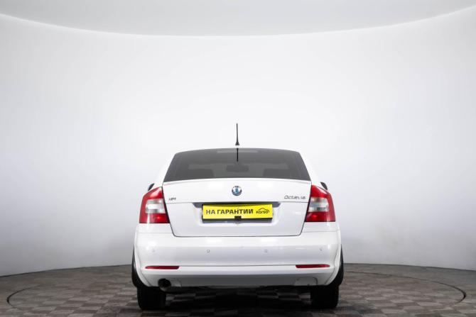Skoda Octavia II (A5) Рестайлинг с пробегом 2013 года, цена 899 000 рублей, 281000 км, лифтбек, Автокод Объявления
