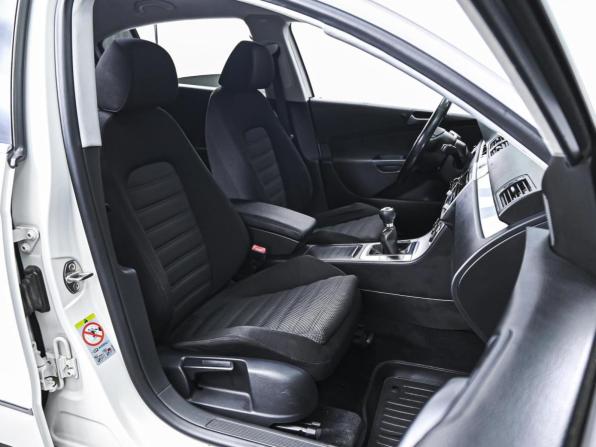 Volkswagen Passat B6 с пробегом 2009 года, цена 795 000 рублей, 272096 км, седан, Автокод Объявления