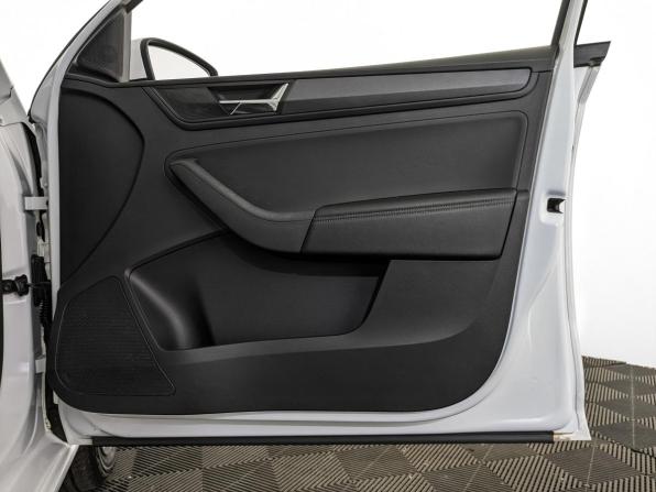 Skoda Rapid II с пробегом 2020 года, цена 1 220 000 рублей, 180022 км, лифтбек, Автокод Объявления