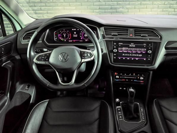 Volkswagen Tiguan II Рестайлинг с пробегом 2021 года, цена 3 550 000 рублей, 64781 км, внедорожник, Автокод Объявления