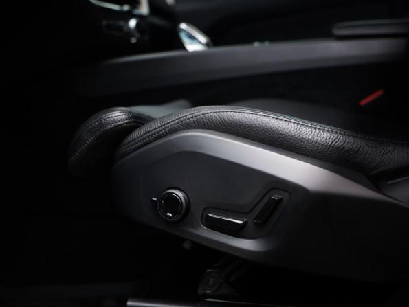 Volvo XC60 II Рестайлинг с пробегом 2021 года, цена 4 449 000 рублей, 59548 км, внедорожник, Автокод Объявления
