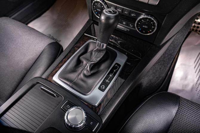 Mercedes-Benz C-Класс III (W204) Рестайлинг с пробегом 2013 года, цена 1 549 000 рублей, 76832 км, седан, Автокод Объявления