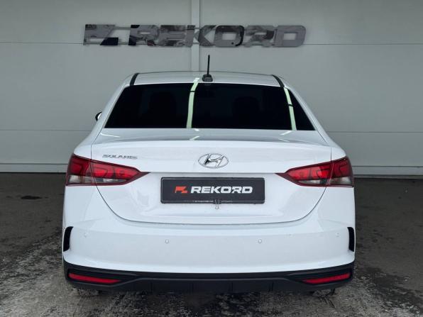 Hyundai Solaris II Рестайлинг с пробегом 2022 года, цена 1 699 000 рублей, 109620 км, седан, Автокод Объявления