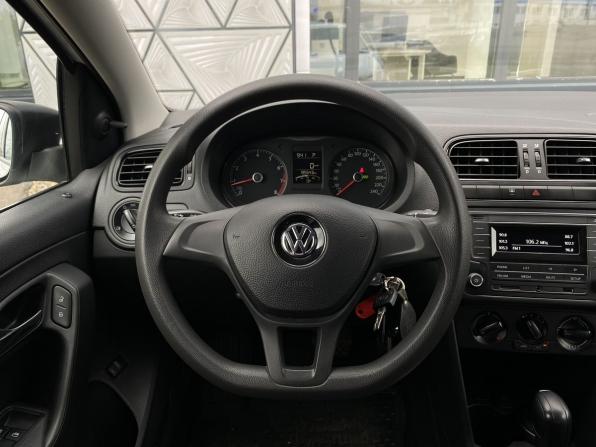 Volkswagen Polo V Рестайлинг с пробегом 2018 года, цена 999 000 рублей, 195543 км, седан, Автокод Объявления