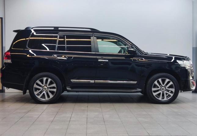 Toyota Land Cruiser 200 Series Рестайлинг 2 с пробегом 2017 года, цена 6 790 000 рублей, 131937 км, внедорожник, Автокод Объявления