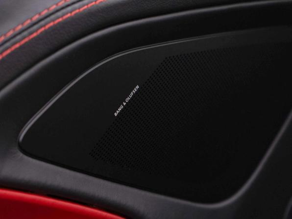 Aston Martin Vanquish Zagato II с пробегом 2019 года, цена 80 900 000 рублей, 4955 км, хэтчбек, Автокод Объявления