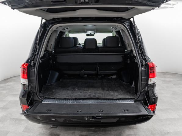 Toyota Land Cruiser 200 Series Рестайлинг 2 с пробегом 2019 года, цена 7 350 000 рублей, 194019 км, внедорожник, Автокод Объявления