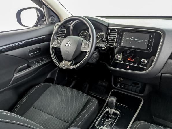 Mitsubishi Outlander III Рестайлинг 3 с пробегом 2021 года, цена 2 650 000 рублей, 61479 км, внедорожник, Автокод Объявления