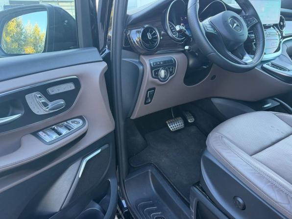Mercedes-Benz V-Класс III (W447) Рестайлинг с пробегом 2021 года, цена 8 890 000 рублей, 22000 км, минивэн, Автокод Объявления