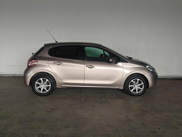 Peugeot 208 I с пробегом 2014 года, цена 539 000 рублей, 106462 км, хэтчбек, Автокод Объявления