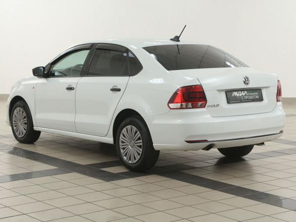 Volkswagen Polo V Рестайлинг с пробегом 2017 года, цена 979 000 рублей, 157000 км, седан, Автокод Объявления