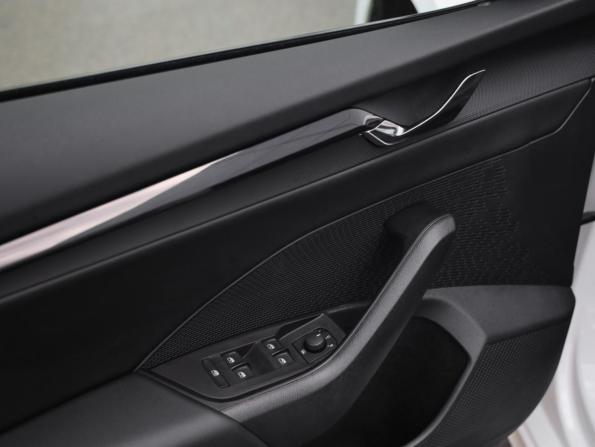 Skoda Octavia IV (A8) с пробегом 2021 года, цена 2 449 000 рублей, 44197 км, лифтбек, Автокод Объявления