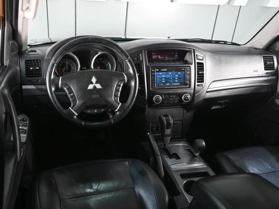 Mitsubishi Pajero IV Рестайлинг 1 Ростов-на-Дону  - изображение 6