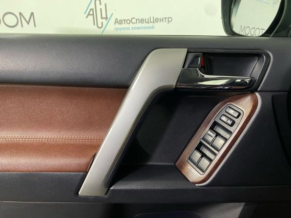 Toyota Land Cruiser Prado 150 Series Рестайлинг 1 с пробегом 2015 года, цена 2 749 000 рублей, 396599 км, внедорожник, Автокод Объявления