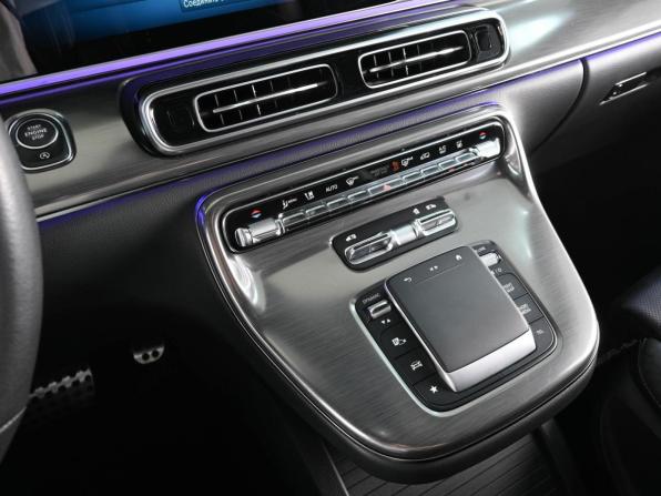 Mercedes-Benz V-Класс III (W447) Рестайлинг 2 с пробегом 2025 года, цена 12 499 000 рублей, 20685 км, минивэн, Автокод Объявления