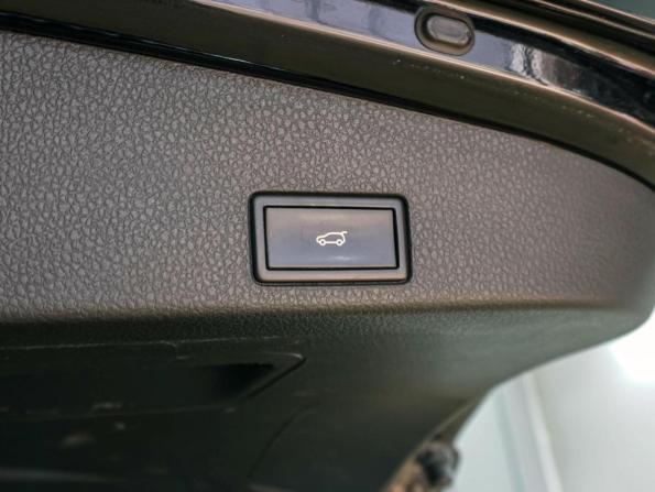 Volkswagen Touareg II с пробегом 2012 года, цена 1 799 000 рублей, 280330 км, внедорожник, Автокод Объявления