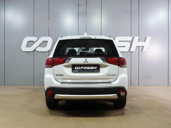 Mitsubishi Outlander III Рестайлинг 2 с пробегом 2017 года, цена 2 399 000 рублей, 69555 км, внедорожник, Автокод Объявления